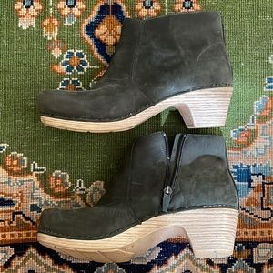Great condition, suede green Dansko ankle boot. Zippers work great